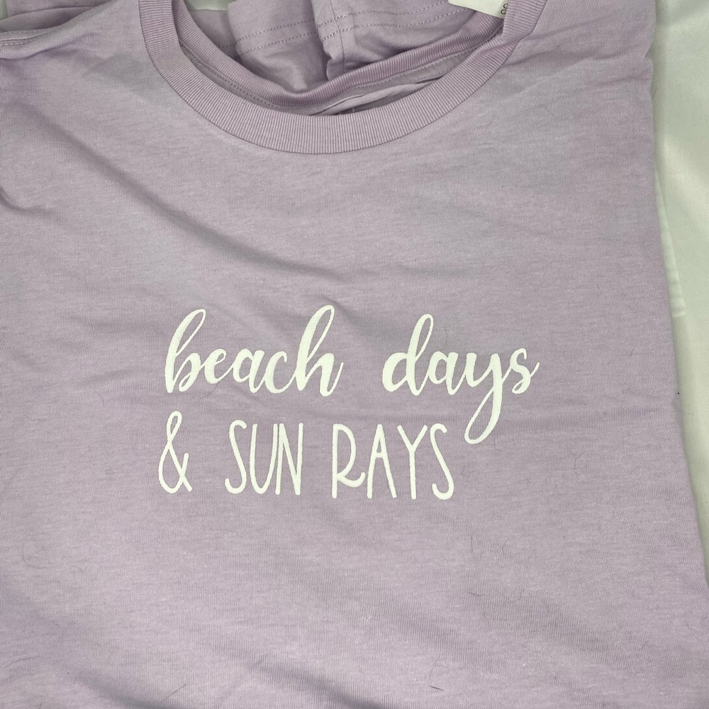Beach days and sun rays graphic T-shirt